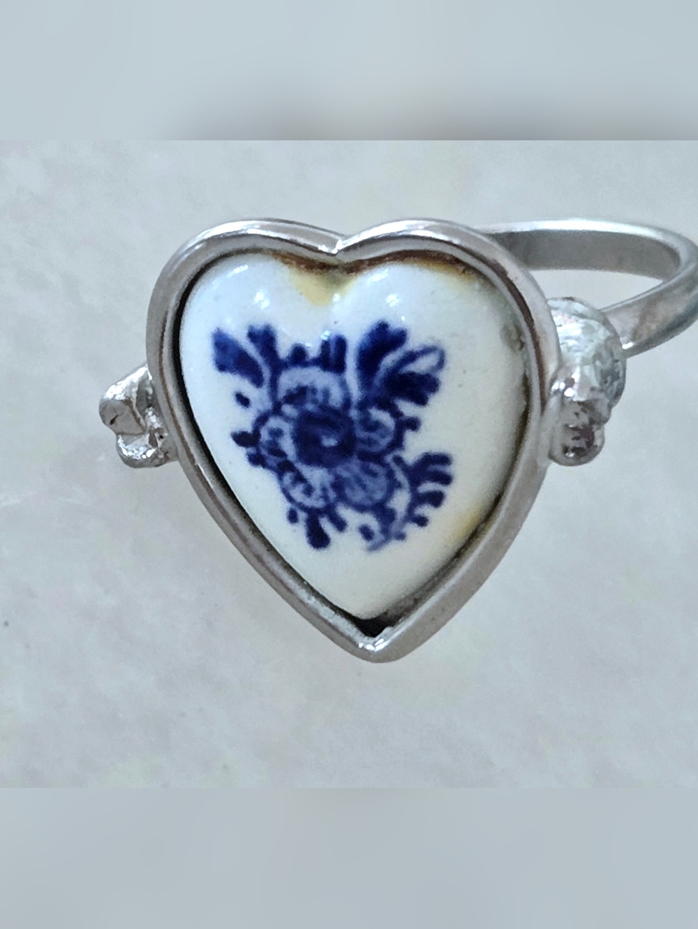 Vtg Painted Ceramic Floral Heart Shaped Ring, Silver Tone, Romantic, 7 - Picture 6 of 7